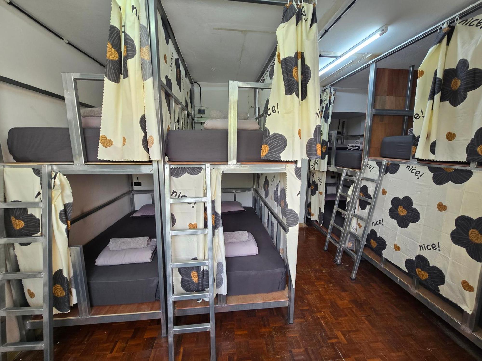 בנגקוק Panda Lodge Home Stay מראה חיצוני תמונה