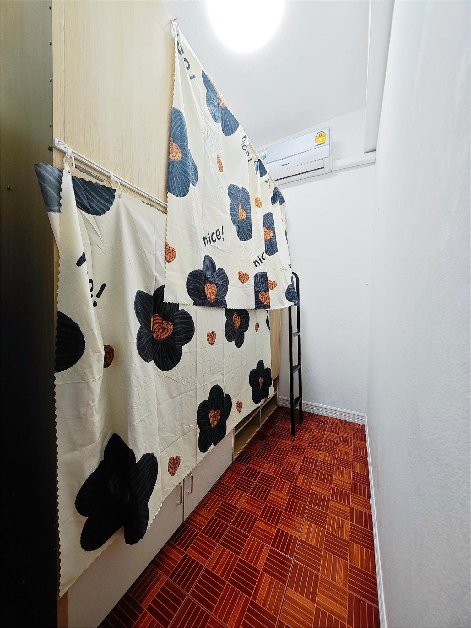 בנגקוק Panda Lodge Home Stay חדר תמונה