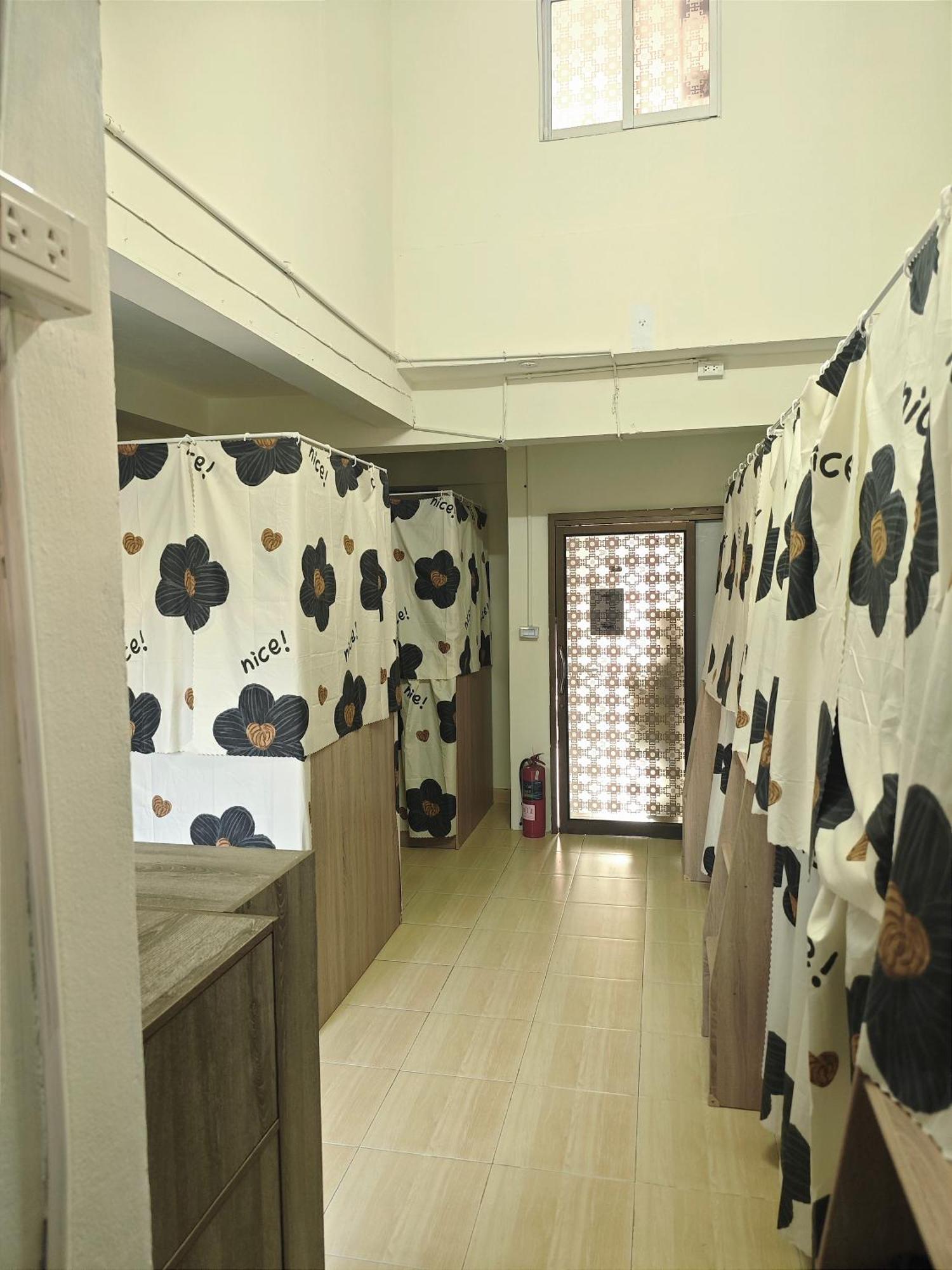 בנגקוק Panda Lodge Home Stay מראה חיצוני תמונה