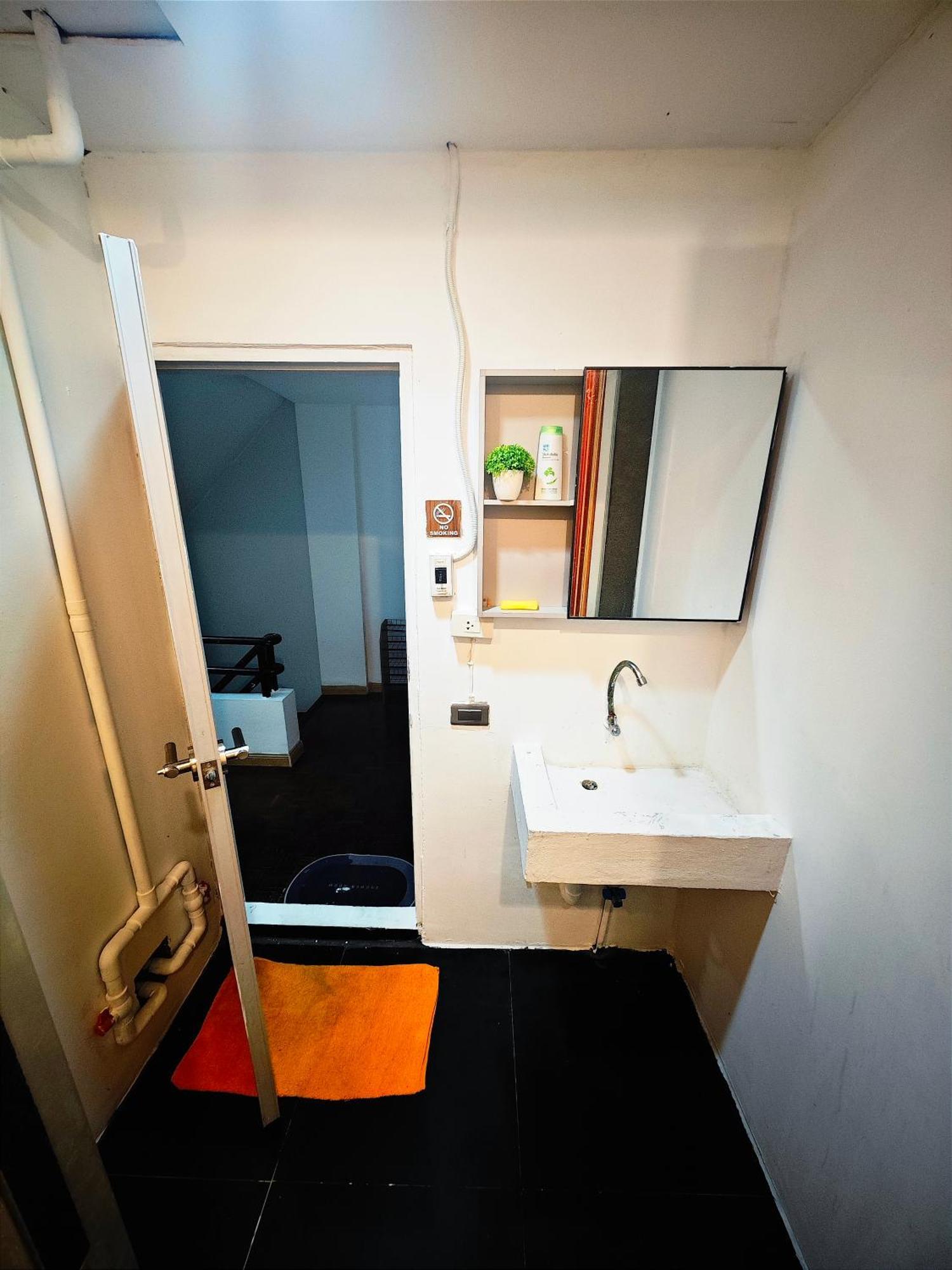 בנגקוק Panda Lodge Home Stay מראה חיצוני תמונה